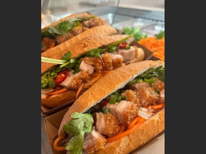 Cần sang shop bánh mì và trà sữa ở Woodvale hoạt động ổn định