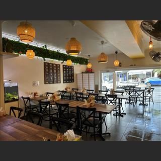 Nhà hàng đối diện ga xe lửa vùng Marrickvilel cần sang nhượng