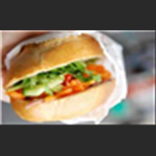 CẦN TUYỂN NỮ BÁN BÁNH MÌ 