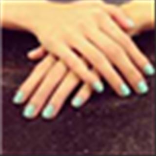 Tuyển gấp thợ Nails 