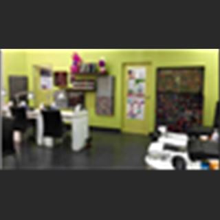 Tuyển thợ Nails tại vùng Richmond thu nhâp hấp dẫn.