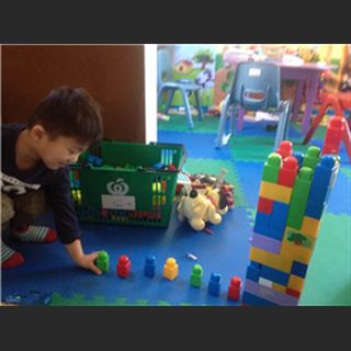 Nhận giữ trẻ và dạy trẻ học