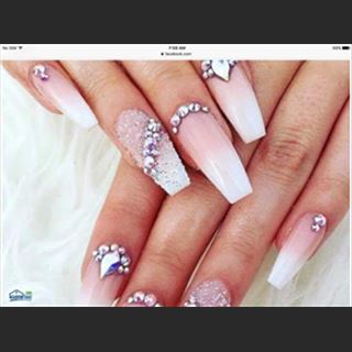 Shop Nail ở Melbourne cần thợ nail bột, sns và chân tay nước nối mi