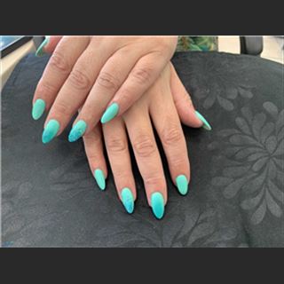 Cần tuyển thợ nail làm part time/ full time tay chân nước, sns, waxing