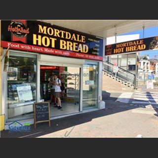 Cần cô bán hàng phụ việc linh tinh trong shop bánh mỳ vùng Mortdale