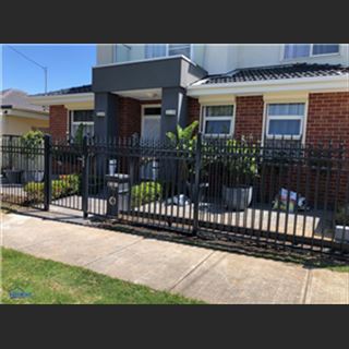 Hãng hàng rào cổng sắt tuyển nam thợ phụ làm hàng rào vùng Springvale