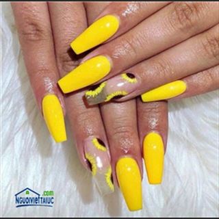 Shop nail vùng Port Melbourne cần thợ bột, SNS, tay chân nước, shellac