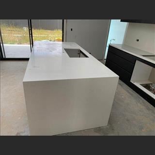 Cần người cắt và đánh bóng đá marble lương cao