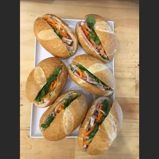 Maroubra Bakery cần tuyển nữ bán hàng lương hấp dẫn