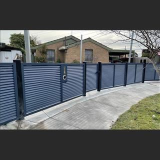 Hãng xưởng hàng rào cổng sắt cần thợ phụ lắp ráp và làm outside