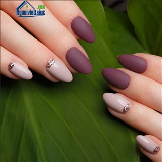 Shop nails trong Macarthur Square shopping center tuyển thợ nails