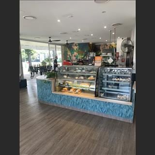 Quán ăn & cà phê tuyển chạy bàn, làm nước trái cây or pha cà phê