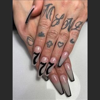 Tuyển thợ nail tay chân nước biết waxing ổn định lâu dài