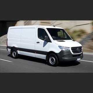 Cần thêm tài xế lái xe van Delivery làm trên 10 tiếng mỗi ngày 