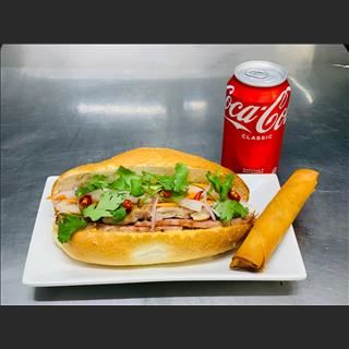 Shop takeaway, bánh mì cần nhân viên lấy order và phụ bếp