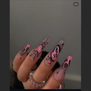 Tuyển thợ nail biết làm bột