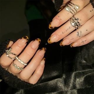 Shop Nails cần nhiều thợ bột biết design, Builder gel ,waxing