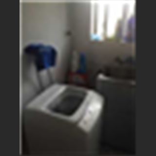 Unit nằm trên đường Hughes st cần cho  share phòng single