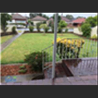 3 Bedrooms house full renovated and very spaces - close to Riverwood station