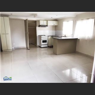 Granny Flat vùng Villawood, ngay trạm bus, gần trạm xe lửa