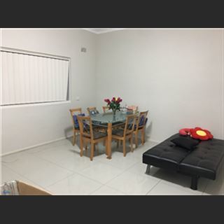 Dư 1 phòng double cho share cách Bankstown stt 8p đi bộ.