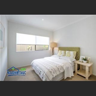 Nhà mới xây khu vực Melton còn dư 2 phòng cho thuê