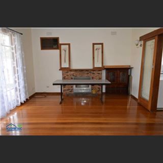Nhà 3 phòng cho thuê vùng St Albans, Vic