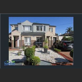 Duplex đẹp - 3 phòng ngũ, 2 phòng tắm vùng Canley Heights cho thuê