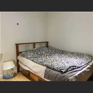 Nhà còn dư 1 phòng single cách chợ và trạm xe lửa Springvale 1km