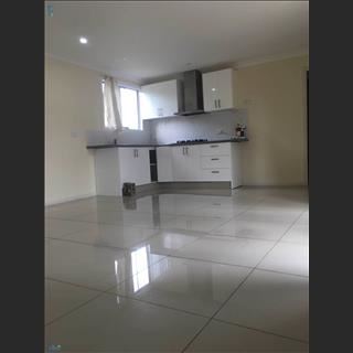 Granny flat 2 phòng ngủ, điều hòa, gần trường học, shop ở Cabramatta