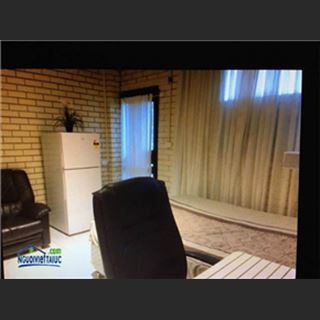 Còn 1 phòng double room cho thuê dành cho 2 người có tủ âm rộng rãi 