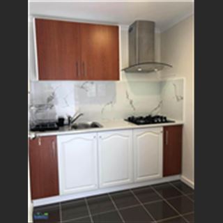 Bungalow mới xây lối đi riêng biệt gồm 1 phòng ngủ lớn cho thuê.