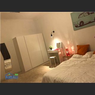Nhà vùng Sunshine West có 4 phòng cần cho share