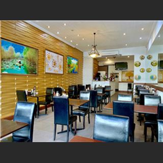 Nhà hàng vị trí đẹp tại trung tâm Richmond cần sang. 