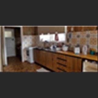 Nhà vùng St Albans còn 3 phòng cho thuê available fully furnished. 