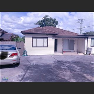 Half house có 2 phòng ngủ cho thuê vùng Bankstown