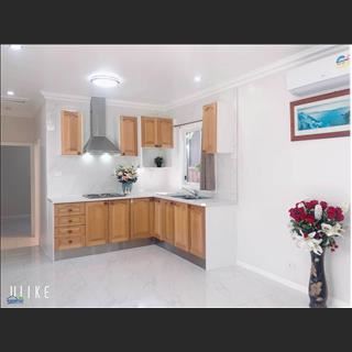 Granny flat 2 phòng, mới, tiện nghi, ngay school và bus ở Chester Hill