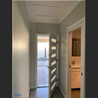 Granny flat 2 phòng , rộng, ngay shop và các phương tiện vùng Bankstow