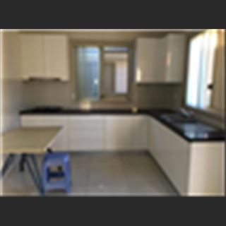 Granny flat vùng Sefton có 2 phòng ngủ cho thuê
