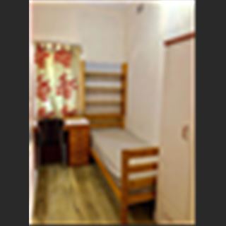Nhà trên đường Chapel dư phòng single cho thuê tại Bankstown