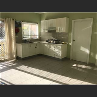 Granny flat 2 phòng ngủ đầy đủ tiện nghi vùng Yagoona cho thuê