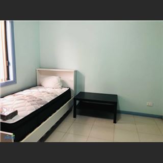 Nhà dư 1 phòng rộng 12m2 và có giường tủ cho share lại vùng Bankstown