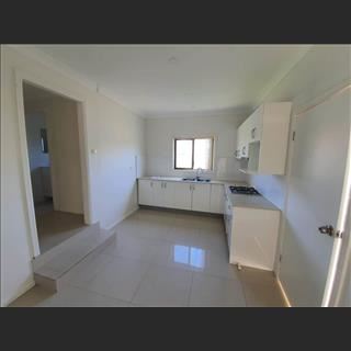 Granny flat cho thuê vùng Canley Heights 5 phút đi bộ đến shop