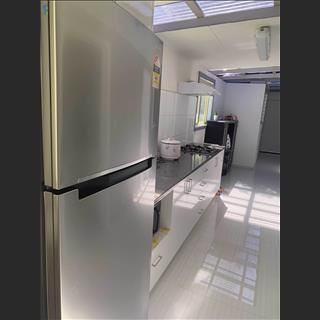Bungalow mới vùng Sunshine North còn dư một phòng cho thuê
