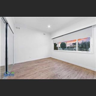 Nhà 4 phòng nguyên căn mới sửa vùng St Albans cho thuê