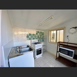 Granny flat Marrickville cho thuê gồm hai phòng một sảnh , một bếp
