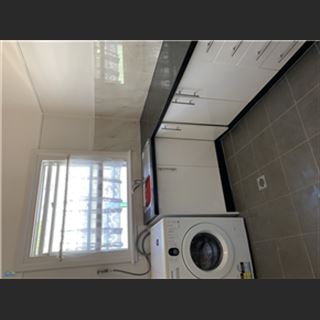 Halfhouse 2 phòng có sẵn giường tủ ,máy giặt ,tủ lạnh vùng Yagoona