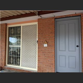 Granny flat gạch mới tân trang 2 phòng ngủ cho thuê vùng Villawood