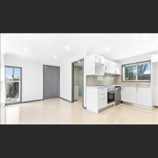 Granny flat mới xây vùng Earlwood cách Campsie shop 1.5km