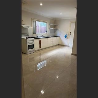 Granny flat 2 phòng ngủ cho thuê ở Canley Heights